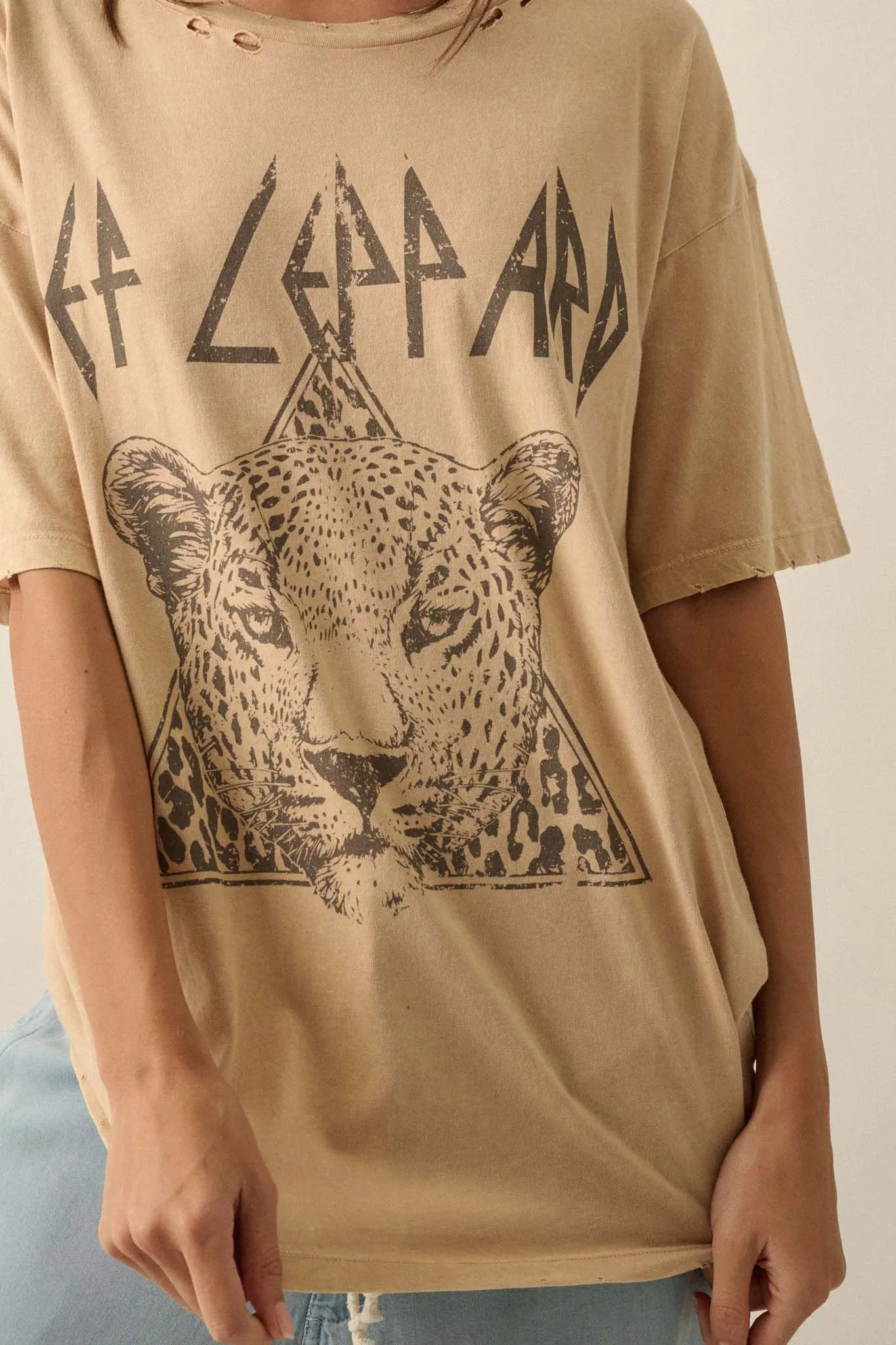 Def Leppard Distressed Oversize Graphic Tee