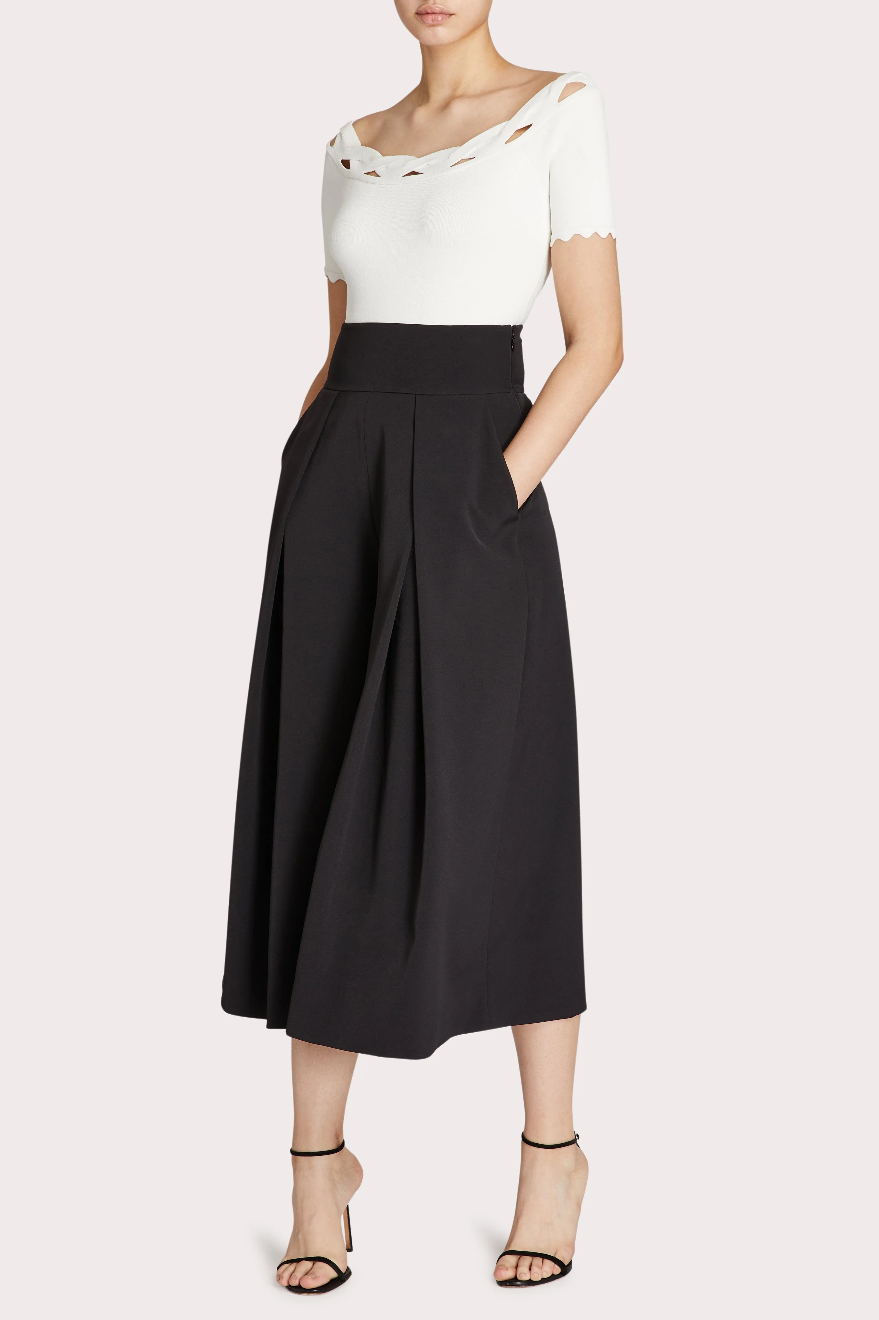 Keyhole Twist Trim Top