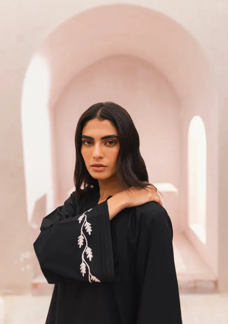 Laidback Luxe '23 - Raven