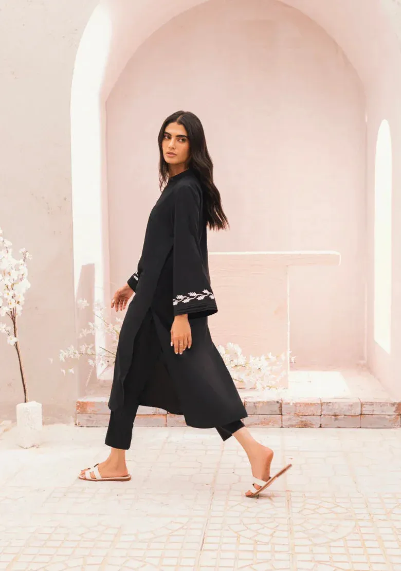Laidback Luxe '23 - Raven