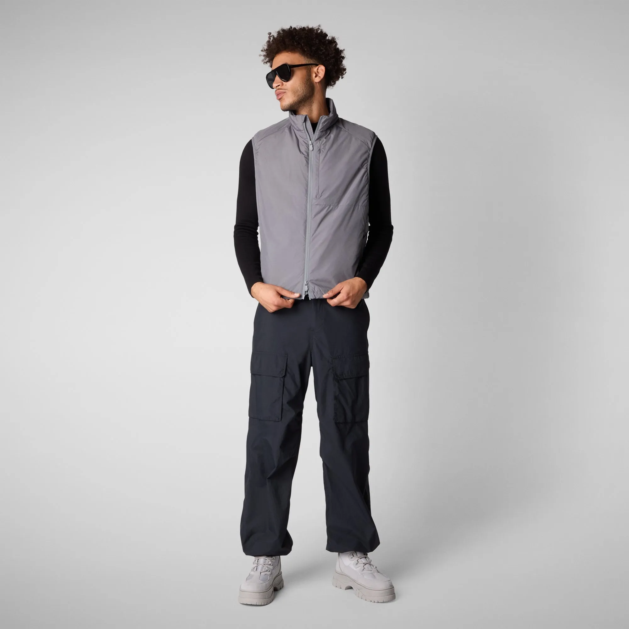 Man's hooded vest Turner in mid grey