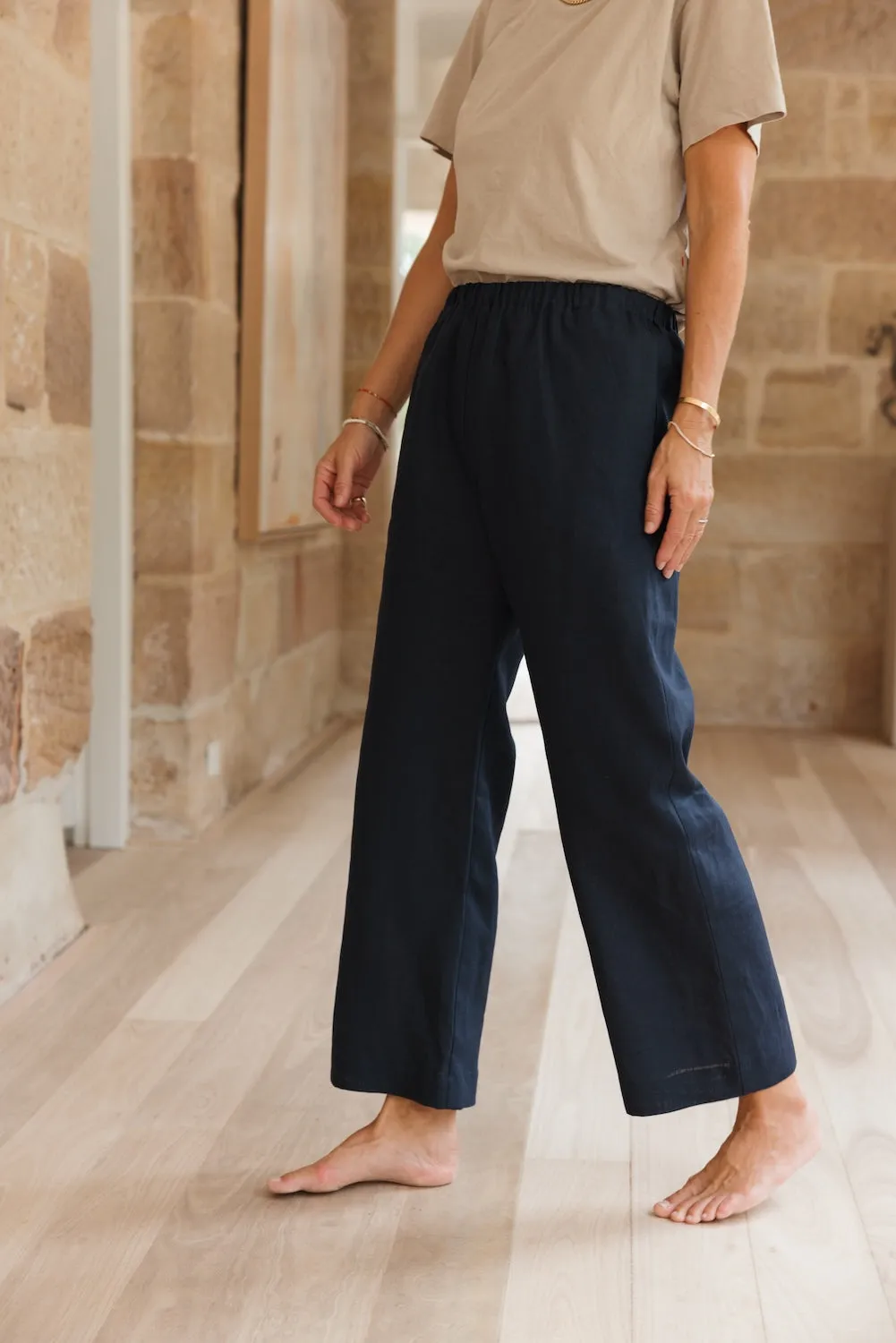 The Travel Pant - Navy